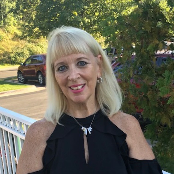 Meet your Posher, Elaine - Picture 1 of 1